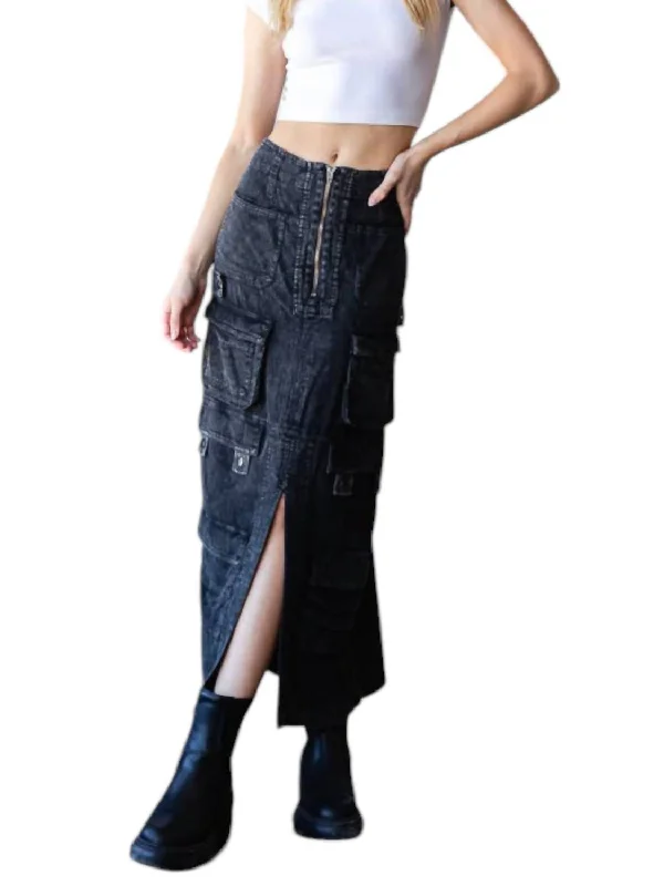 Elegant And Casual Cargo Maxi Skirt In Black