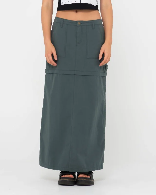 Noble And Elegant Billie Low-Rise Ripstop Zip Off Skirt In Army Green