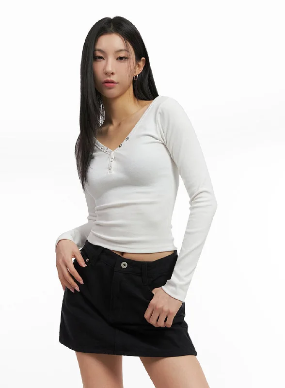 Slim Fit Buttoned Slim-Fit V-Neck Crop Top ID431