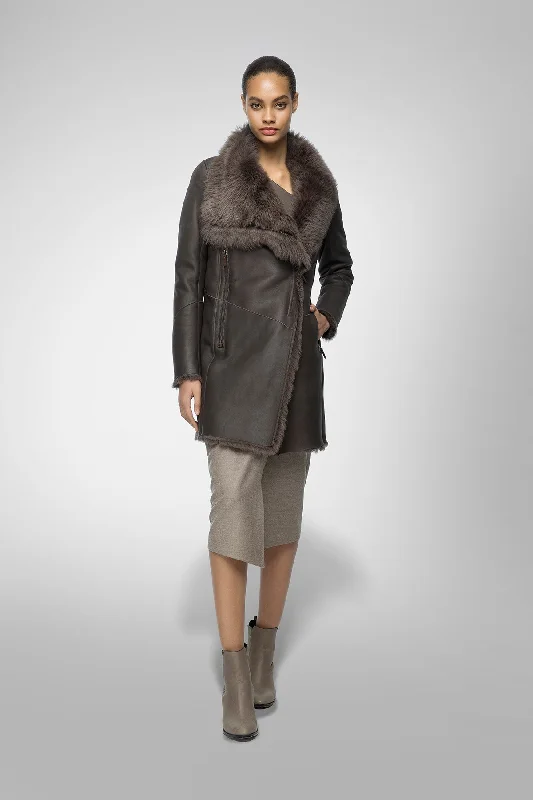 Free And Casual Elena - Brown Bitter Shearling Coat