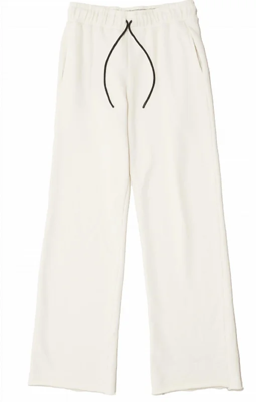 College Style Brooklyn Trouser In Cream