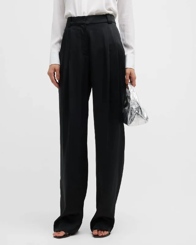 Casual Street Fynn Pants In Black