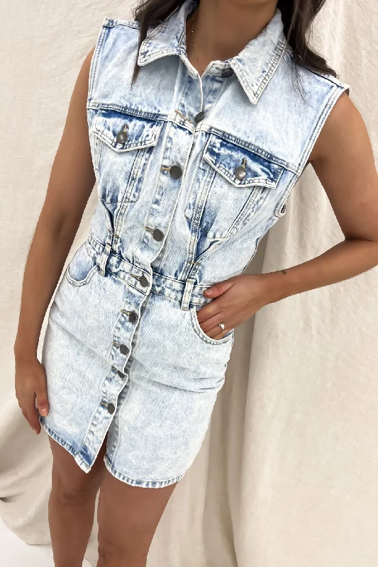 Fashionable And Versatile Kennedy Denim Dress Bleach